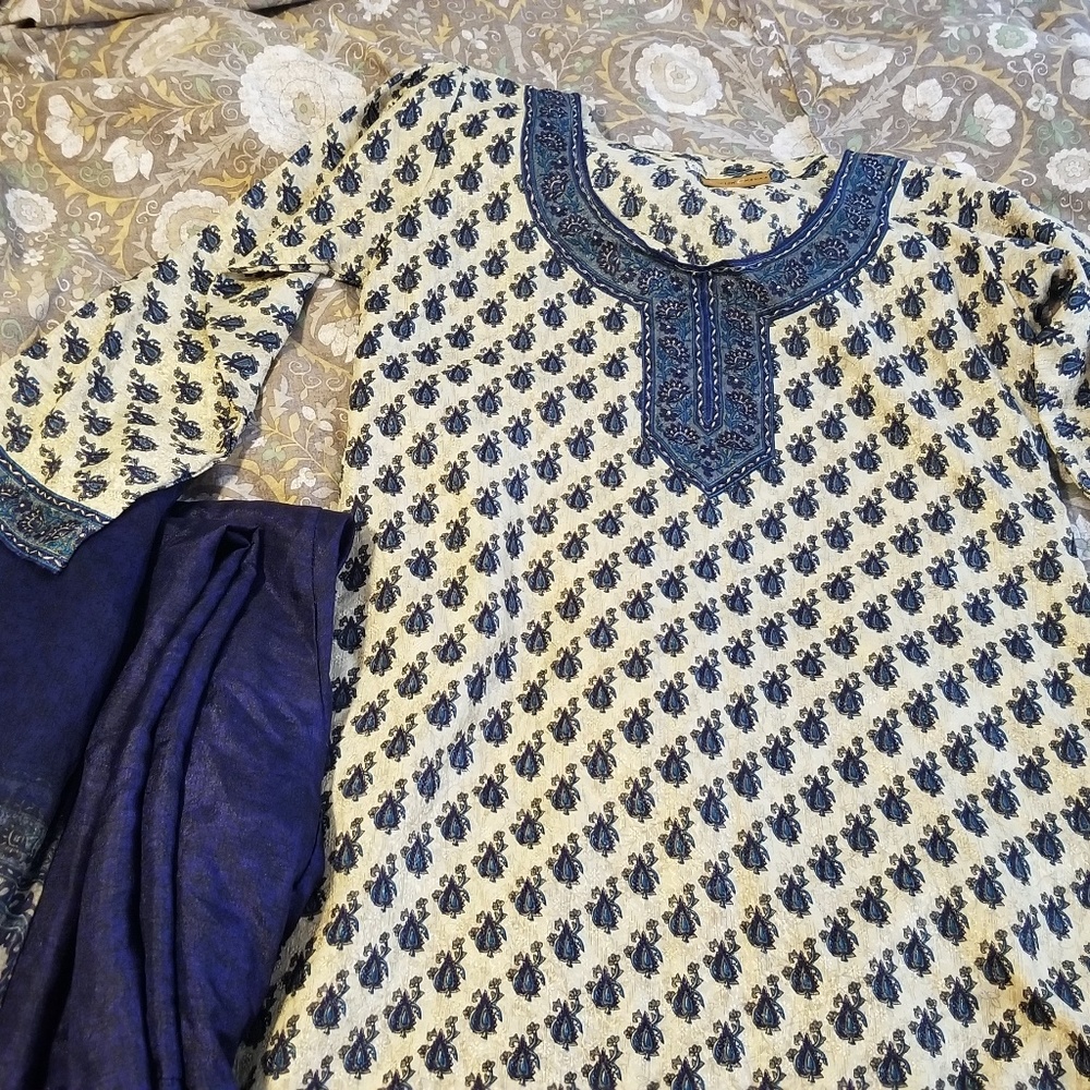 3 piece Salwar kameez - small